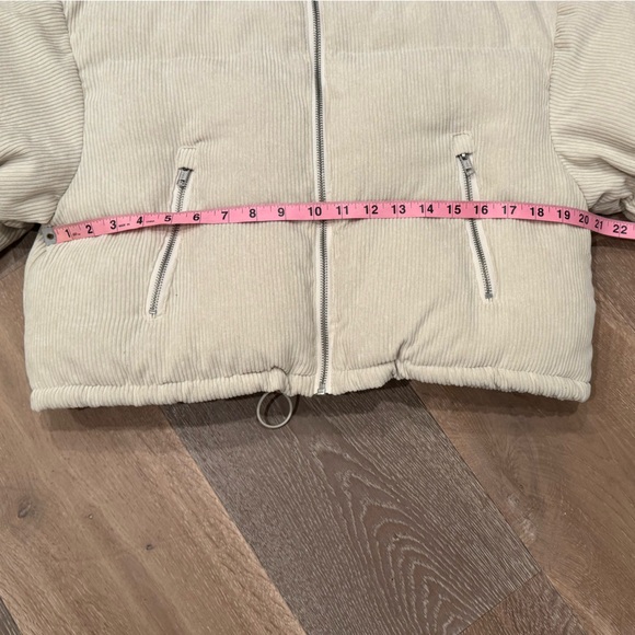 Adika Cropped Cream Corduroy Puffer Packet - Picture 3 of 12
